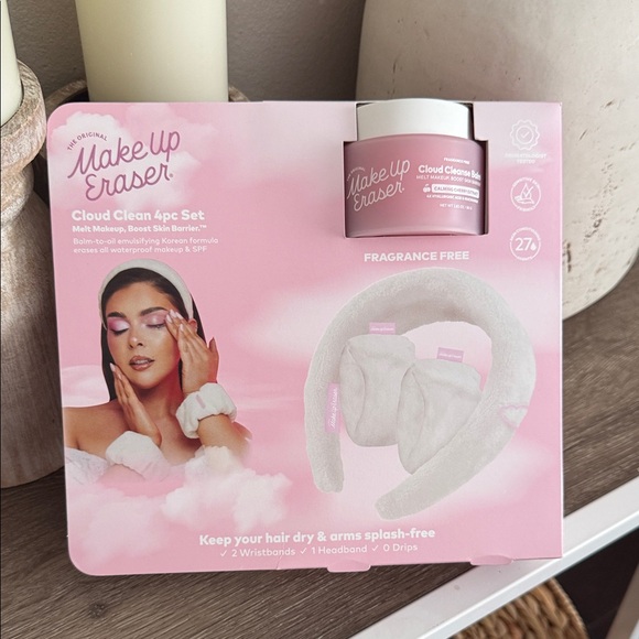 MakeUp Eraser Other - MakeUp Eraser Cloud Clean Set in Pink and White